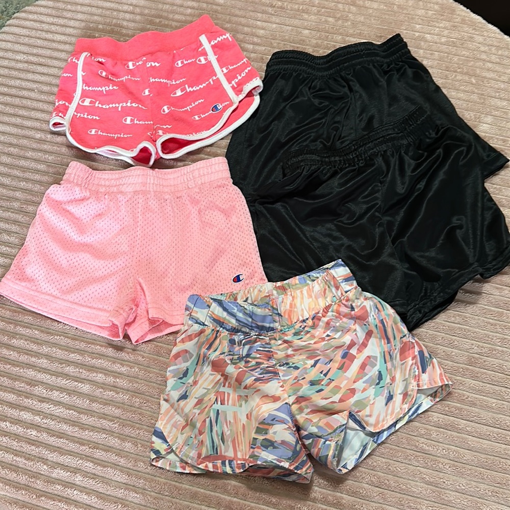 5 - Set Girls Shorts Size 5 Champion, Old Navy, Score
